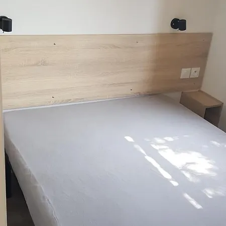 Mobil-home Dans Parc Residentiel 6-8 Pers Camping *
